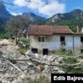 Policija Federacije BiH izuzima dokumentaciju u istrazi o stradanju 19 osoba u Donjoj Jablanici