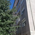 Saznajemo: Pronađena tela brata i sestre u stanu na Bežaniji, slike ispred zgrade gde su se okupile komšije