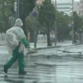 Tajfun Delfin pogodio Japan: Najmanje petoro povređenih, više od 14.000 objekata bez struje