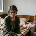 Patike za dete ili pelene za roditelja: Kako izgleda život generacije između dece i starih roditelja?