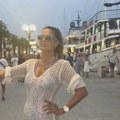 Seks-simbol Jugoslavije u sedmoj deceniji izgleda neverovatno: U bikiniju pokazala savršeno telo (VIDEO)