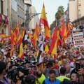 Migrantska kriza izazvala masovne proteste u Španiji, Sančez na udaru kritika, policija koristila suzavac