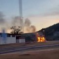 Gori prikolica na isključenju kod Leskovca