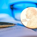 Ko će dobiti Nobela za književnost 2026: Can Sjue i En Karson u vrhu, ali kvote ne daju sigurnog favorita