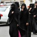 U Francuskoj spremaju zabranu tradicionalne muslimanske haljine u školama