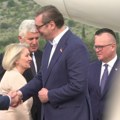 Vučić doleteo u Mostar prvim letom Er Srbije: Prodato više od 2.000 karata, cena 104 evra!