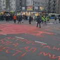 Završen protest novosadskih studenata: Ostavili pisma za BIA i ofarbali Bulevar oslobođenja (FOTO, VIDEO)