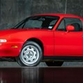 Kolekcionari u neverici: Retka Mazda MX-5 stara 35 godina i sa originalnim delovima prodata za mali novac