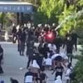 Nema kraja haosu: Stampedo Torcide napao policiju, pa usledila žestoka reakcija