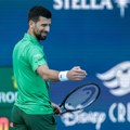 Đoković obradovao decu, pa se obratio: „Svi koji vole sport su pravili prve korake ispred zgrada, škola…“