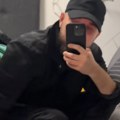 (Foto) naš pevač nosi štikle i igra ispred ogledala: Snimak kruži na društvenim mrežama: "Ovome se nismo nadali"