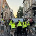 Studenti kontejnerima blokirali prilaze Krunskoj