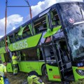 U Nemačkoj se prevrnuo autobus, više od 20 povređenih