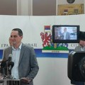 Meštani Donje Jajine isterali Olivera Antanasijevića i njihovog SNS odbornika sa zbora u ovom selu
