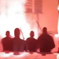 Haos u naselju Vojvode Vlahović: Grupa maskiranih huligana demolirala kafić, tukli i goste!