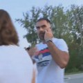 "Морам да се јавим, извините": Одговор Мићина на питање Н1 зашто је на скупу против блокада, а блокира мост