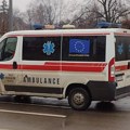 Nesreća kod Ražnja: Sudarila se dva automobila i kamion, tri osobe povređene