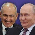 "Razvod? Kakav razvod..." Premijer Jermenije žestoko odgovara nakon prozivki Kremlja: „Ne slažem se sa Putinom“