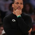Osvojio nagradu za najboljeg trenera NBA lige, a ispao u prvoj rundi plejofa