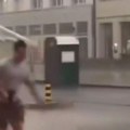 Klizišta i polave u popularnom turističkom regionu: Nekoliko ljudi ostalo zarobljeno u planinarskom domu, vetar nosi sve pred…