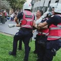 FOTO, VIDEO Albanija već 100 dana na nogama zbog Kušnerovog projekta: Sukobi s policijom u centru Tirane, demonstranti vikali…