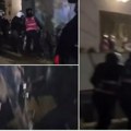(Video) Tirana gori! Došlo do sukoba demonstranata i policije ispred pravoslavne crkve. Haos na ulicama, mrežama se šire…