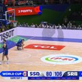 Trenutak u kojem je Simanić dobio snažan udarac (VIDEO)