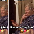 "Lizni nane, listaj, listaj! Navike su čudo!" Unuka snimila baku pa nasmejala mnoge (video)