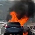 Vatra guta "bmw" na milošu velikom! Benzin curi niz auto-put, vozila prolaze i kroz plamen (foto/video)