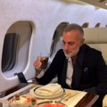 Milioner srpskih korena je oženio 27 godina mlađu lepoticu: Žene su mu se bacale u zagrljaj ali on je želeo samo nju, evo…