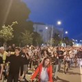 Protest u Novom Sadu: Demonstrant ispred domova rektora Dejana Madića i Maje Gojković