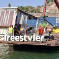 Uklanja se potonuli splav Fristajler: Evo kada se očekuje završetak radova na Savi