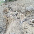 VAŠA PISMA - M.T. selo Srećkovac: Teško dolazimo do svojih kuća. Posle svake kiše još gore! Načelnik Bojan Pešić odgovorio…