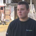 Veljko (21) je retka pojava kao sneg u maju! Dok njegovi vršnjaci odavde beže, on ima druge planove