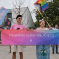 (Foto) Prajd karavan prekinut u Loznici nakon pokušaja napada na učesnike, u Šapcu skup održan uz velike tenzije