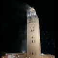 Ljudi panično bežali: Snimljen trenutak kada se džamija stara 850 godina zaljuljala zbog jakog zemljotresa (video)