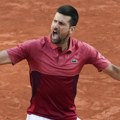 Đoković - Serundolo: Novak igra teže povređen, nestvarna dešavanja na terenu - kakva drama na Rolan Garosu!