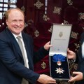 Putinovom savetniku uručen Orden srpske zastave