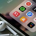 Spotify ima čudne probleme na iPhone uređajima, a glavni krivac je Apple