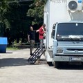 (Foto) sin suzane Jovanović se vratio na posao u "grand": Zatekli smo ga ispred studija, a evo ko mu je pravio društvo