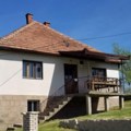 Jelena prodaje dve kuće za 58.000 evra: Iz ovog kraja BG do njih se stiže za sat