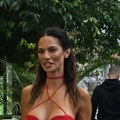 Danijela Dimitrovska u miniću na marakani: Obukla kožnu haljinu i obula štikle, izvajane noge u prvom planu: Muškarcima pale…