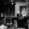 Fotografski ciklus Staše Bukumirović "Mogućnost ostrva" u Američkom kutku u Novom Sadu