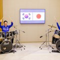 (Foto) A od južnokorejskog predsednika - bubnjevi za japansku premijerku Sanae Takaiči
