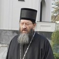Oglasila se SPC o suspenziji mitropolita Justina koji je podržao studente