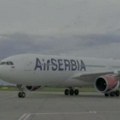 (Video) Emotivan oproštaj od kapetana Er Srbije Posle 40 godina i 30.000 sati u vazduhu, poslednje sletanje ispraćeno…