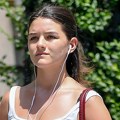Ćerka Toma Kruza i Kejti Holms prestala da bude samo "naslednica": Suri osvaja publiku u pozorištu