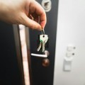 Skuplji porez na imovinu jer država Srbija digitalno živi u 19. veku