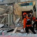 Najmanje 20 žrtava snažnog zemljotresa kod Floresa, izdato upozorenje na cunami