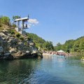 Sa 16 metara u lim, pa opet na tron Užičanin Petar Ćosić ponovo najbolji u spektakularnim skokovima!